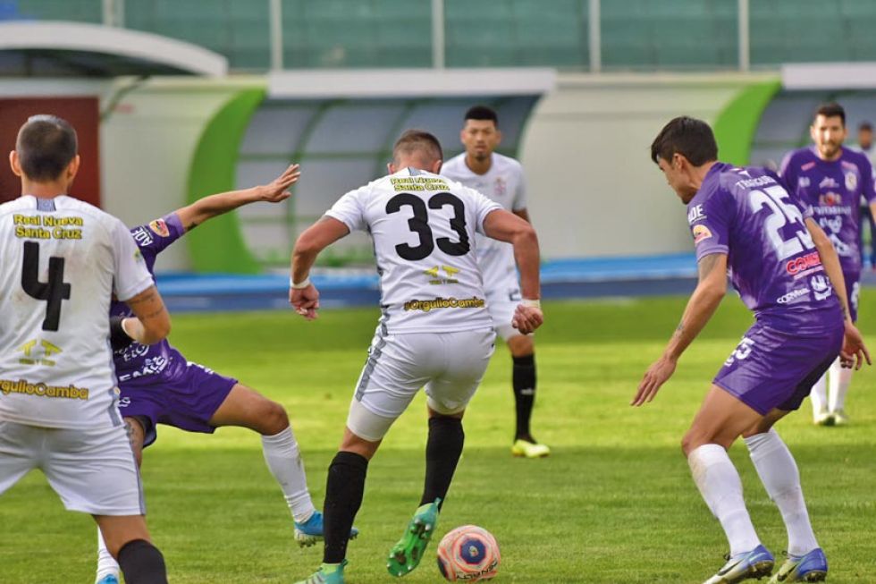 Real Potosí visita a su similar de Real Santa Cruz en busca de trepar en la tabla de posicioines