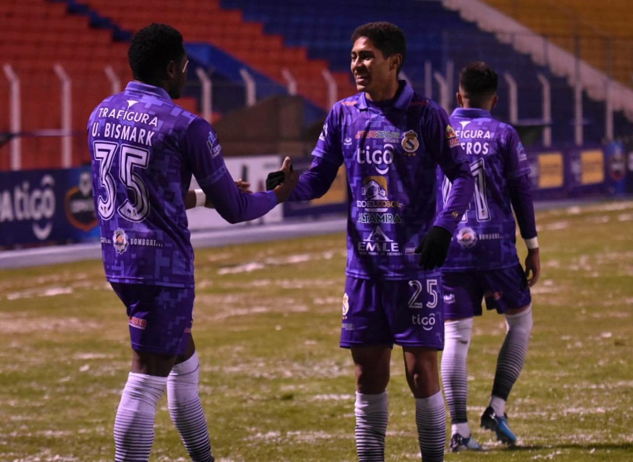 Real Potosí gana por 3 a 0 a Real Santa Cruz, en justa victoria, Ubah la figura