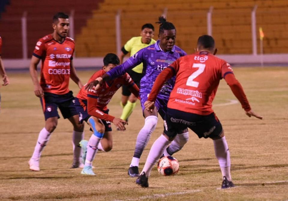 Real perdió la victoria en el último minuto ante Wilstermann que lo empato