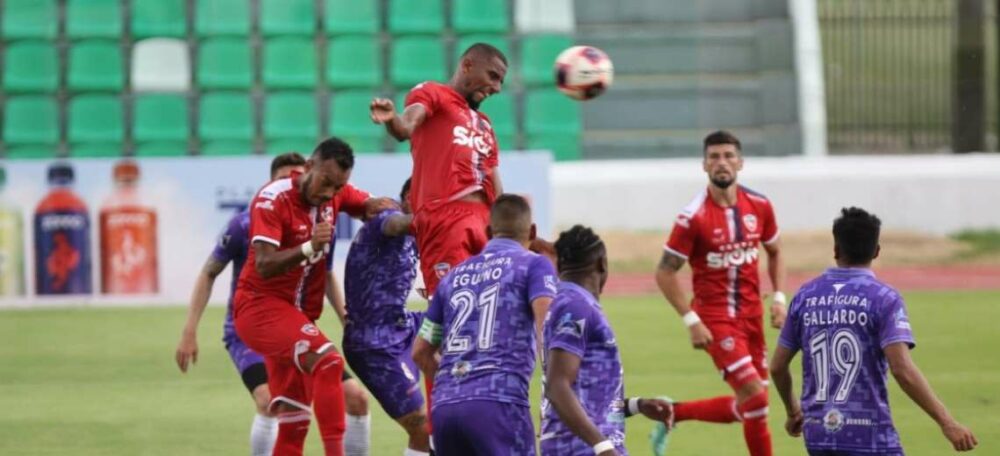 Dura derrota de Real frente a Royal Pari en santa cruz