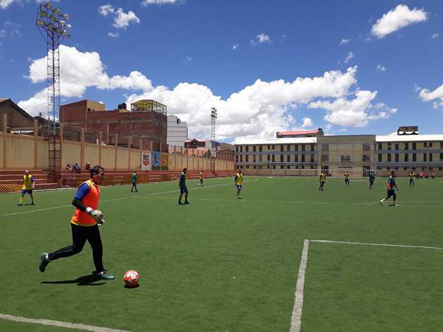 Mercado vuelve a defender los tres palos en Real Potosí