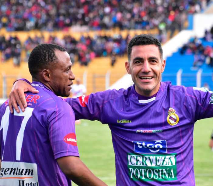 Pinedo y Vogliotti vuelven a la delantera de Real