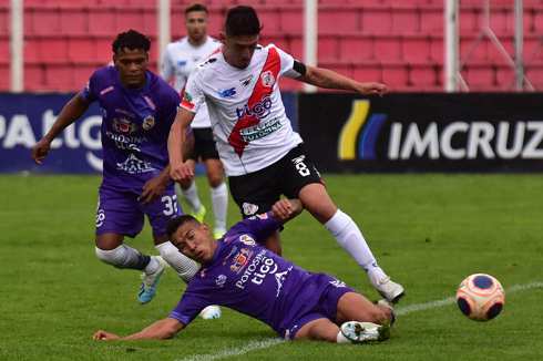 Cayo Real ante Nacional 2 a 3, en el clásico potosino