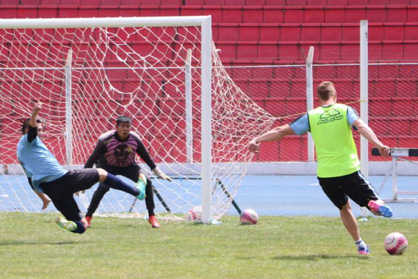 Vargas vuelve y Santillán es duda para el cotejo ante Bolívar