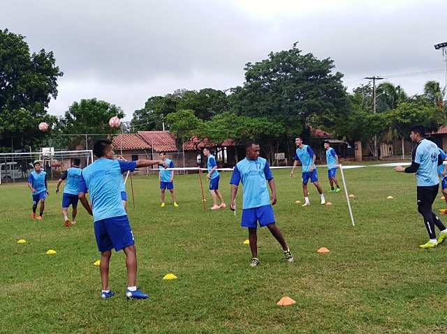 Real Potosi listo para enfrentar a Destroyers mañana con el debut de Fabio Espada como DT