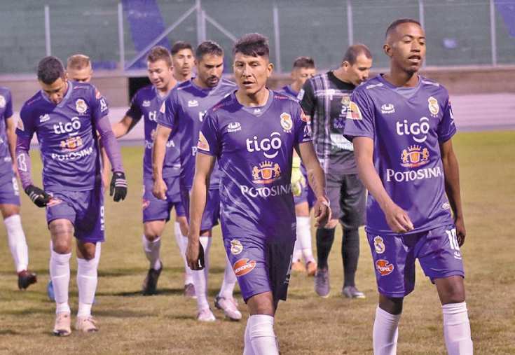 Real empata y se aleja de la Sudamericana