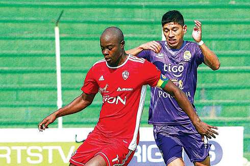 Real saco un empate ante Royal Pari de visita, Musurana mejoro el juego